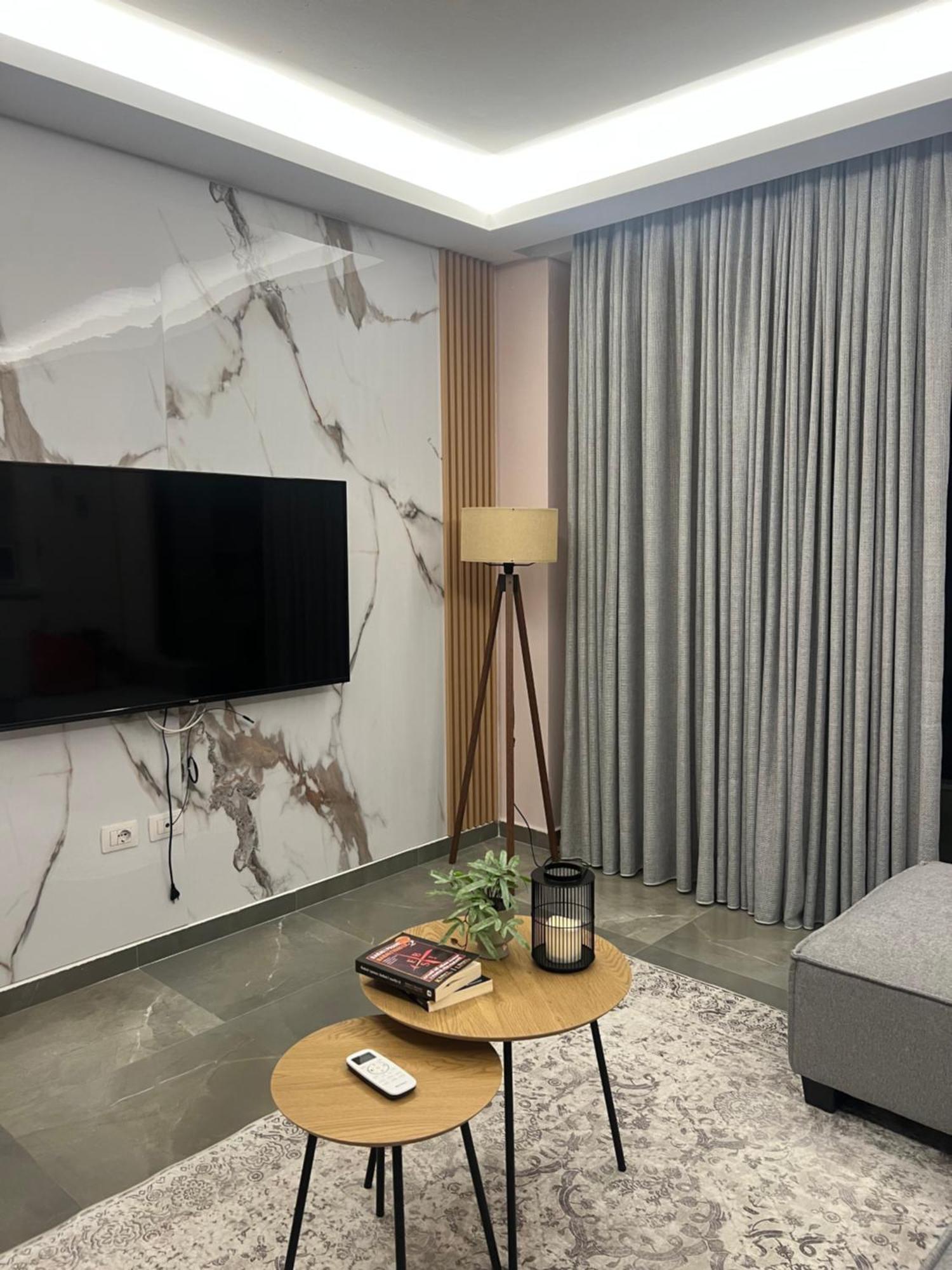 Appartamento Cozyapartmens Tirana Esterno foto