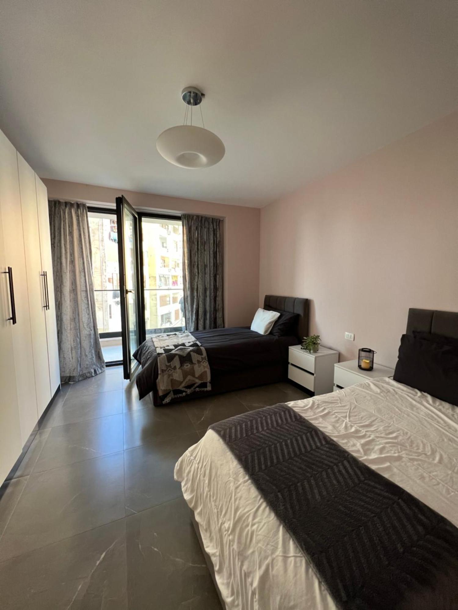 Appartamento Cozyapartmens Tirana Esterno foto